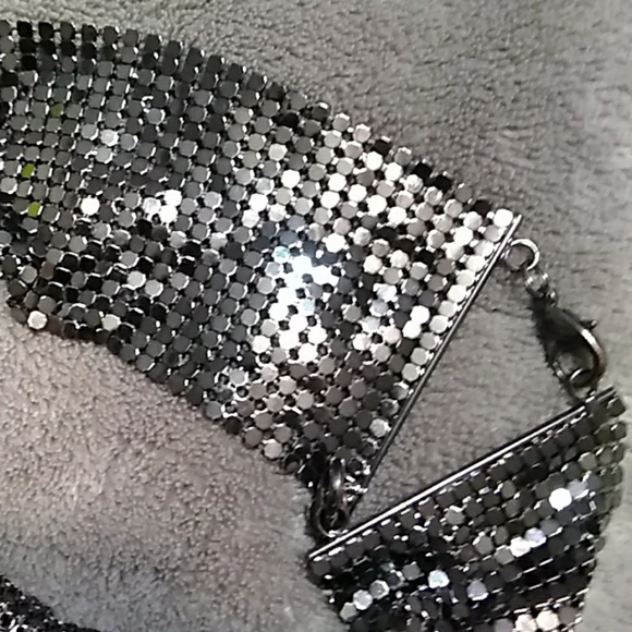 Turn heads with this top - Picture 3 of 3